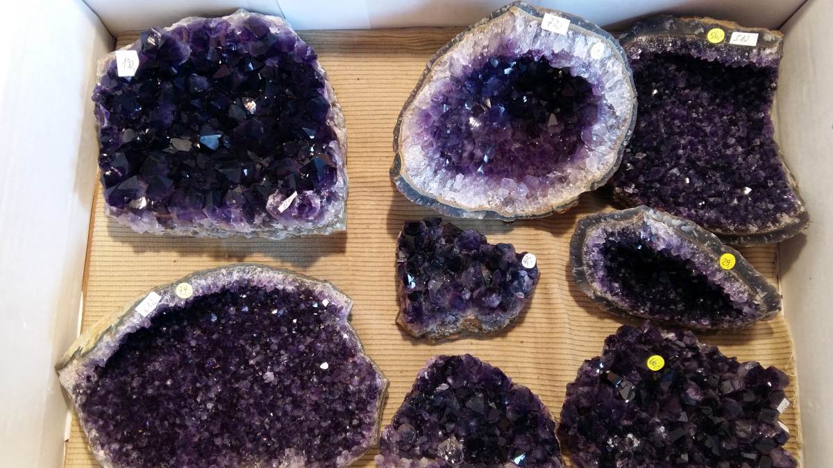 Edelsteine kaufen bei CrystalScents – Magische Kristalle für Seele und Sinne
