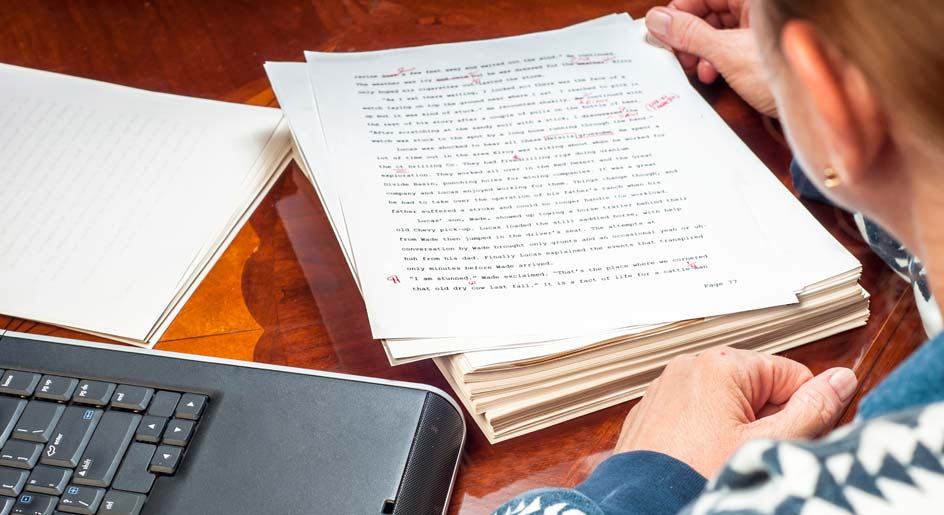 Präzises Lektorat für Deine Dissertation: Perfektionieren wir gemeinsam deine wissenschaftliche Arbeit