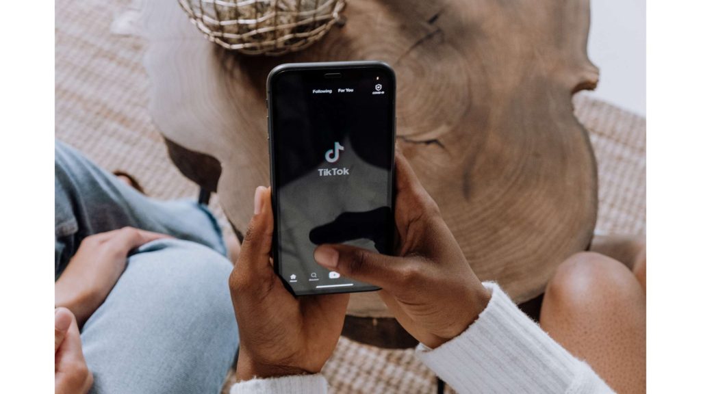 Gewinnen Sie Aufmerksamkeit auf TikTok: FanHype.de liefert schnell echte Follower